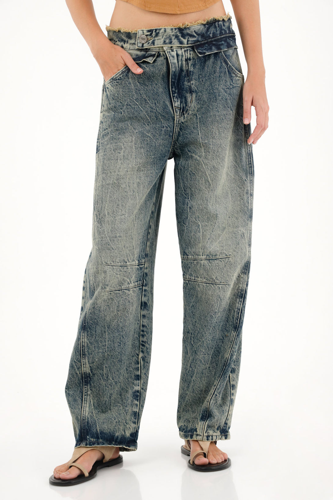 Jean Horseshoe de tiro bajo con jota asimétrica para mujer