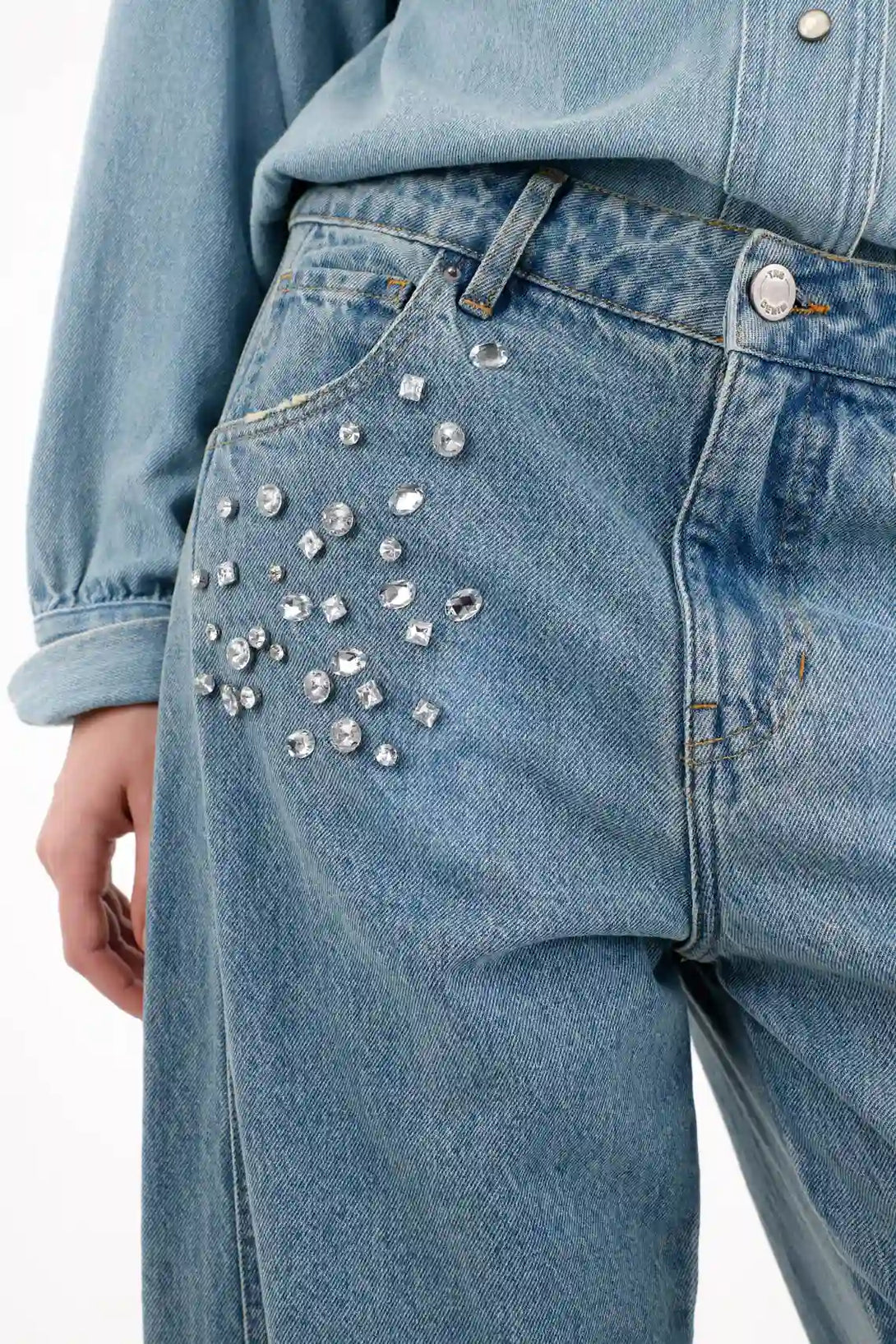 Jean Horseshoe con apliques brillantes para mujer