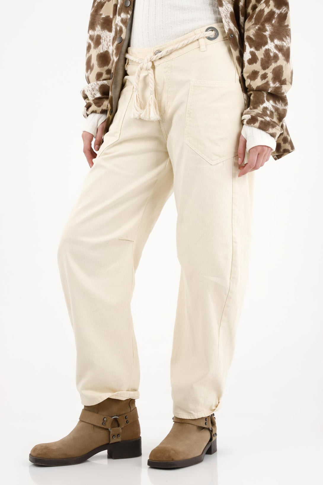 Beige Horseshoe Jeans with Grommets for Women