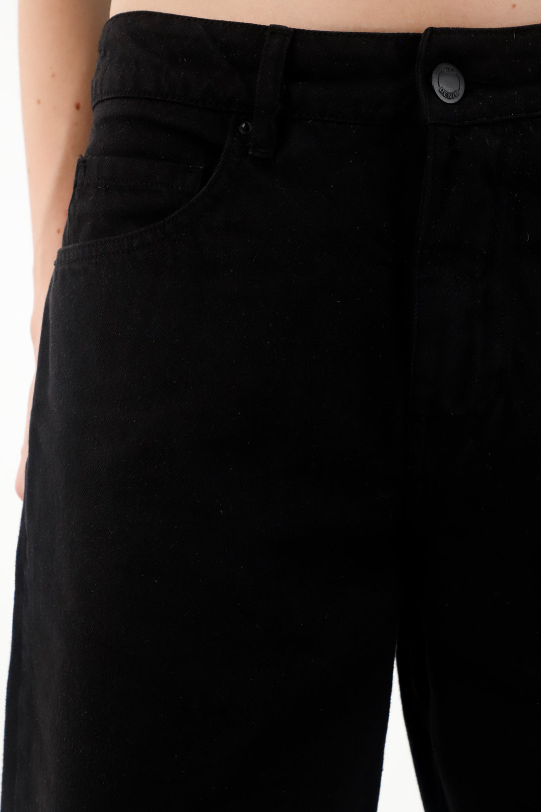 Women's Black Cropped Pants