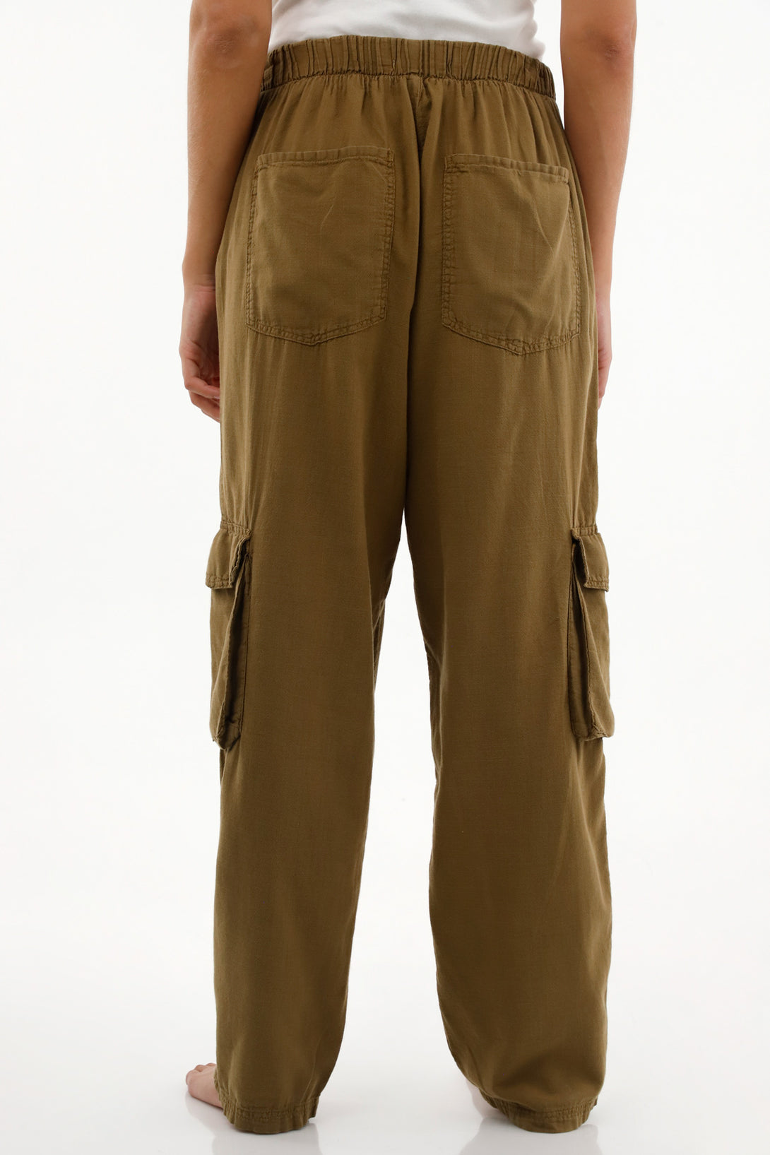 Pantalón oversize de tiro alto con bolsillos cargo para mujer