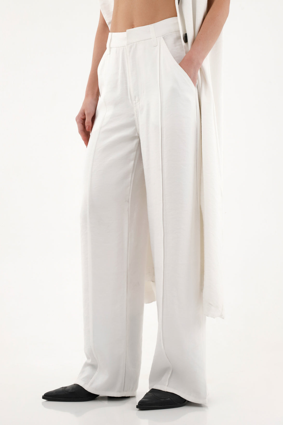 Women's white straight-leg pants with pleats