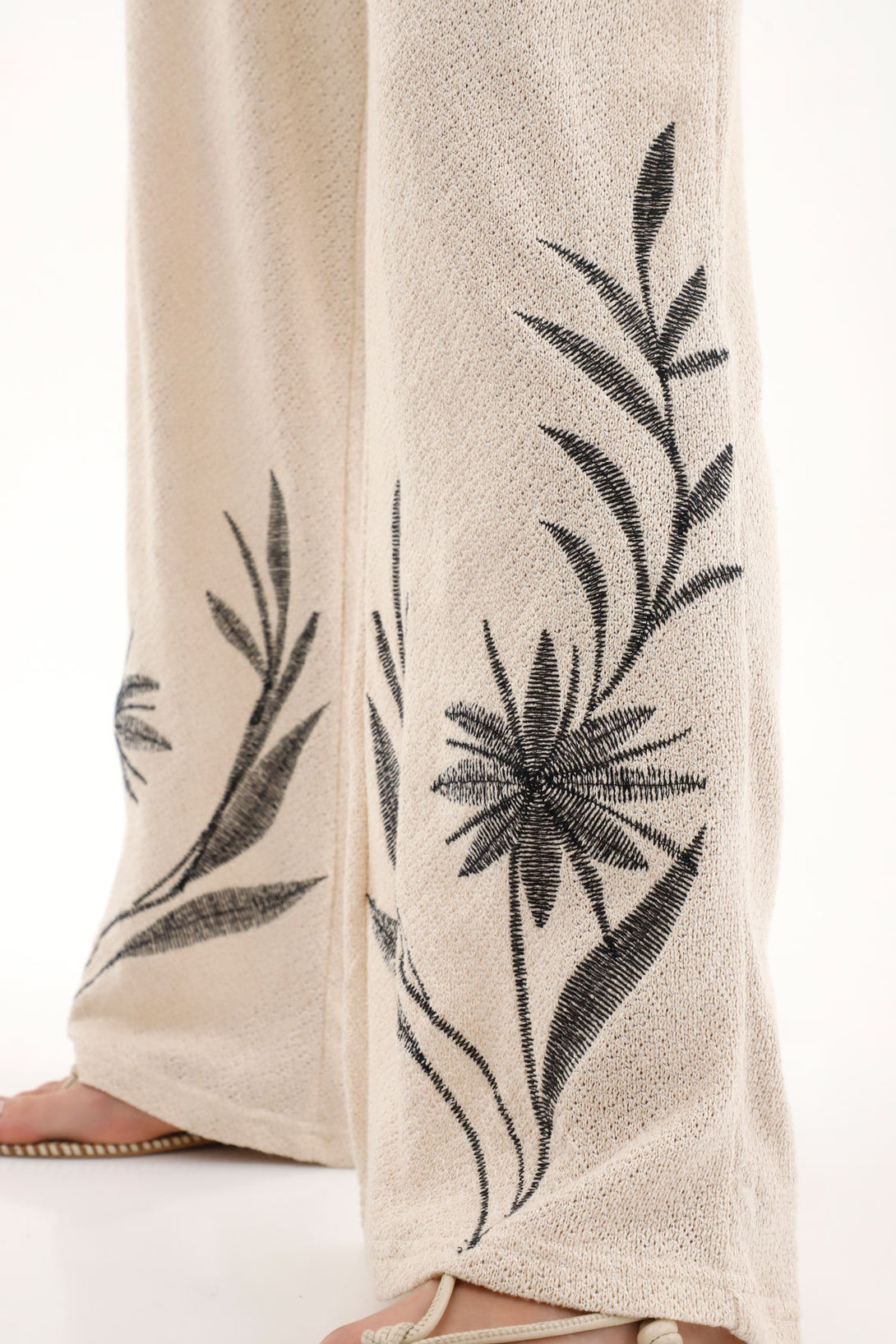 Pantalón Wide Leg tipo tejido con bordado para mujer