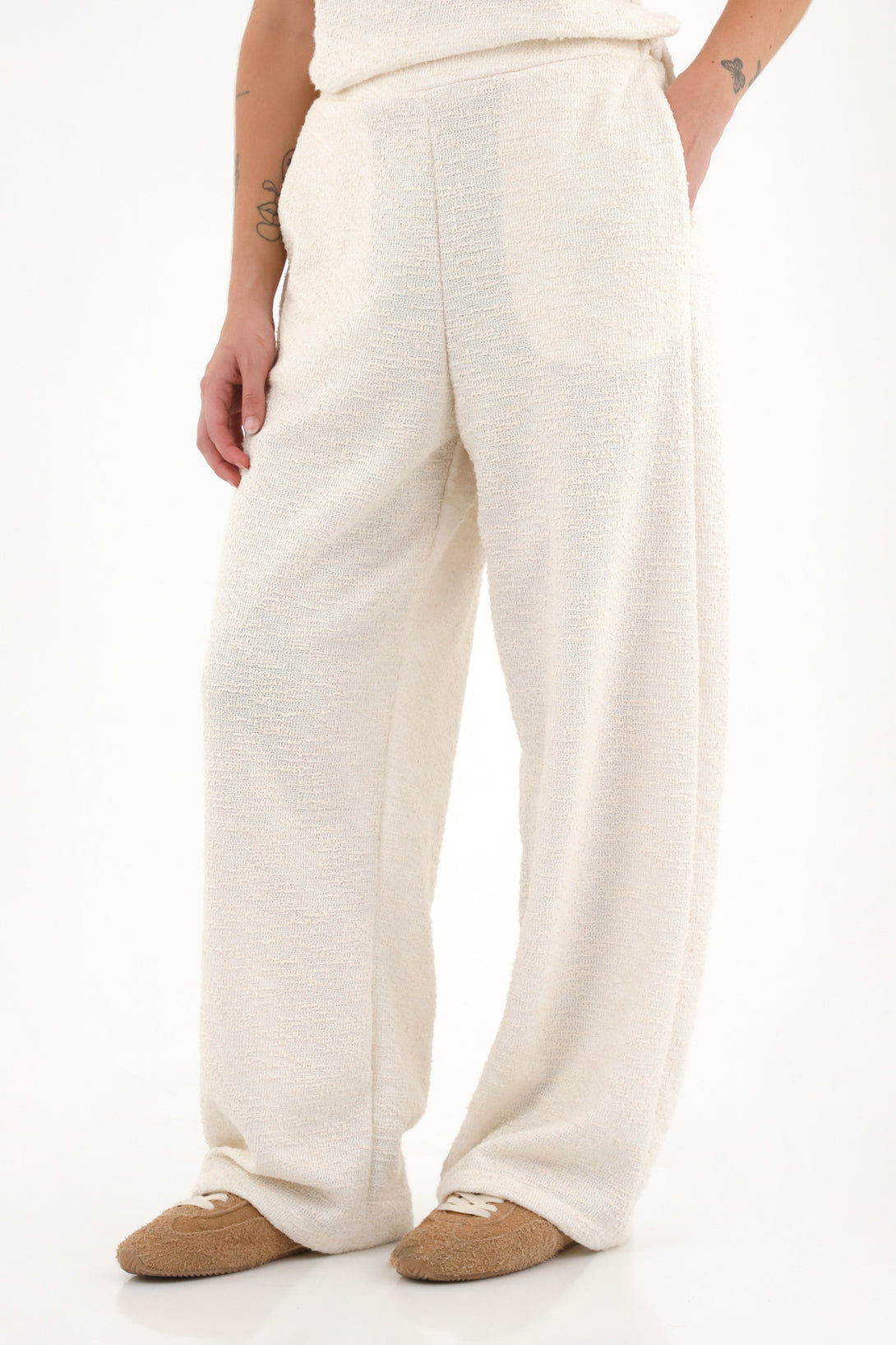 Pantalón bota recta crudo para mujer