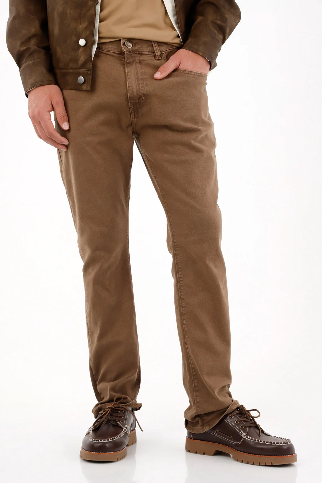 Pantalón Recto café con efecto desgastado para hombre