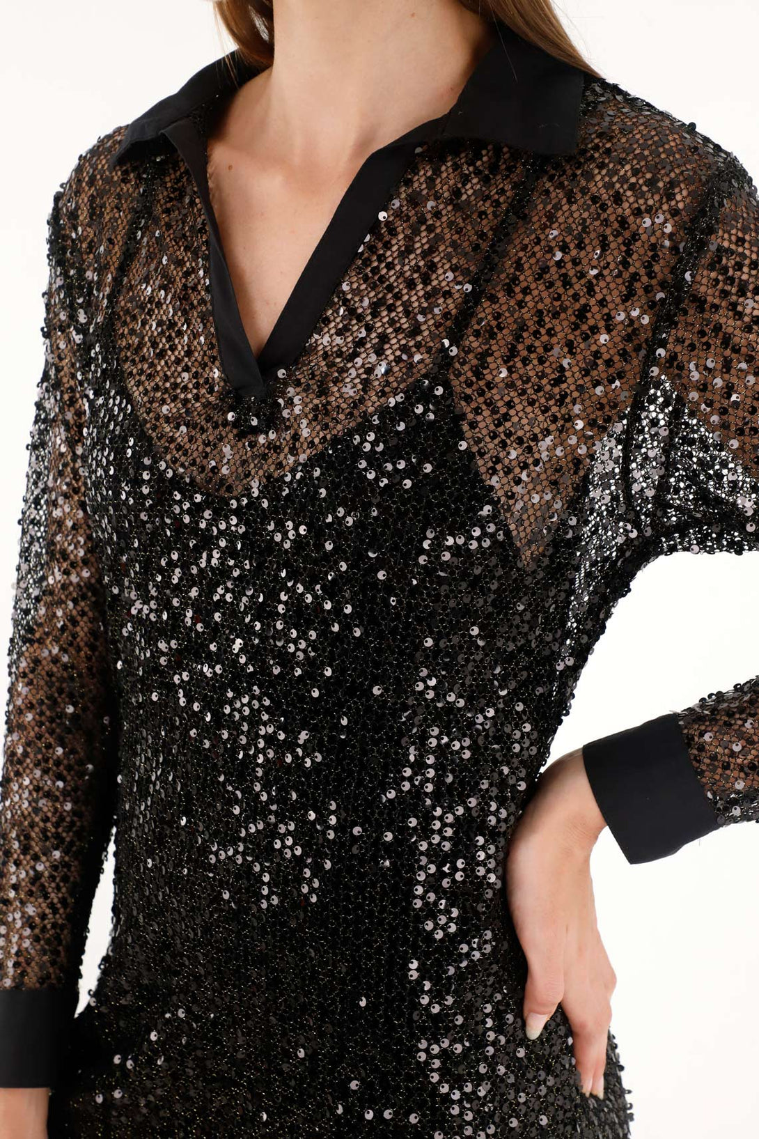 Vestido con transparencia y brillo para mujer