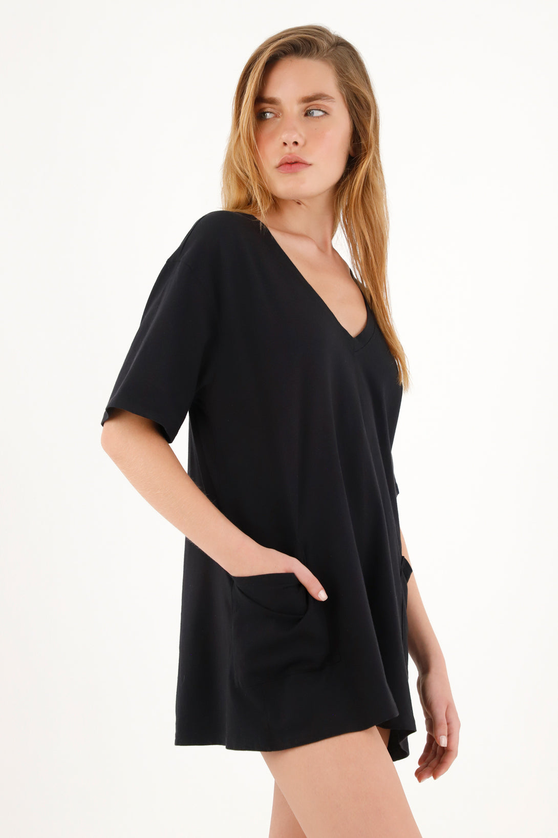 Enterizo corto negro tejido para mujer