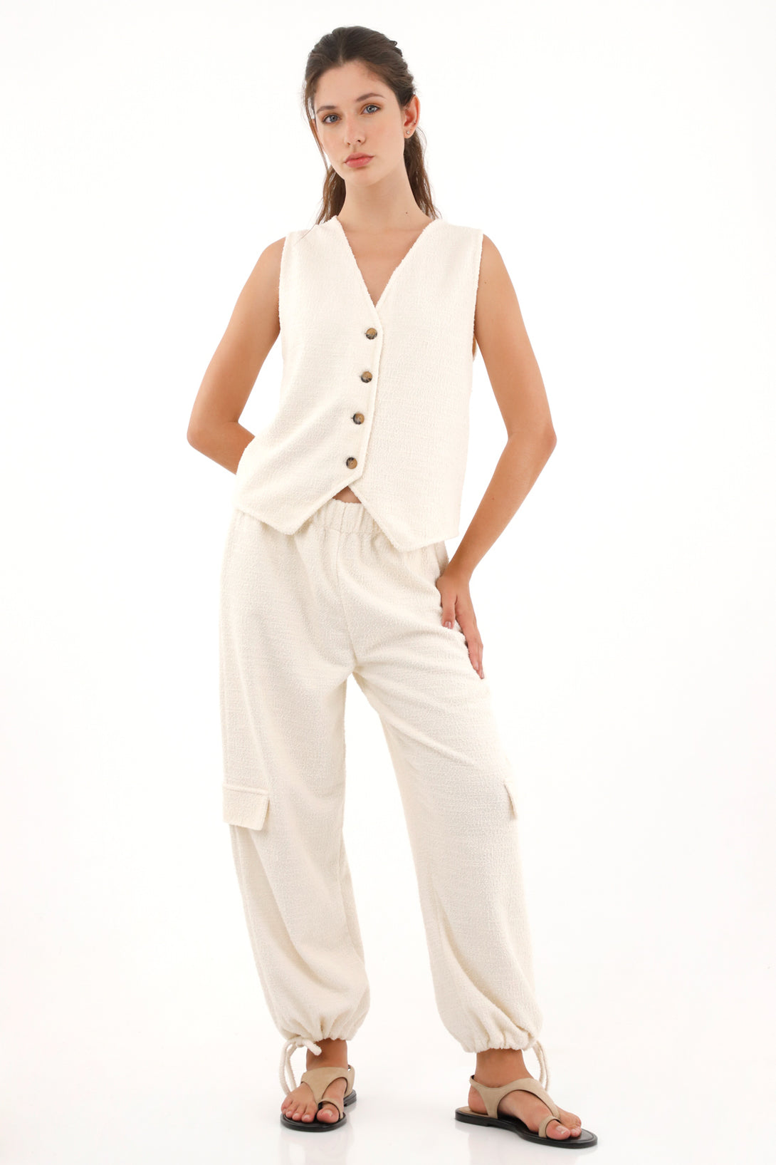 Chaleco tejido tipo tweed crudo para mujer