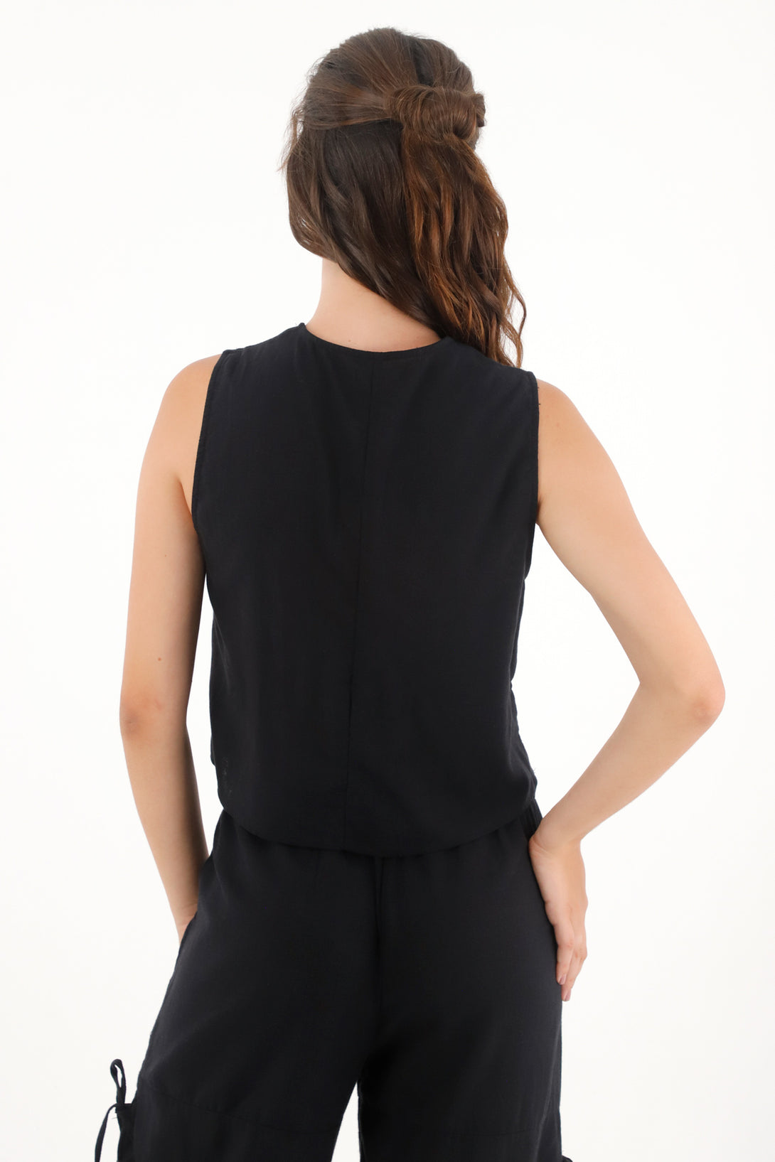 Chaleco con diseño floral y amarres negro para mujer