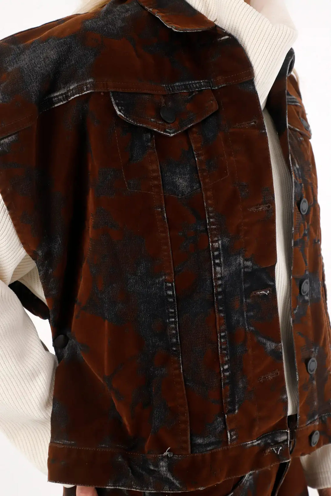 Chaleco oversize en tela velvet café para mujer