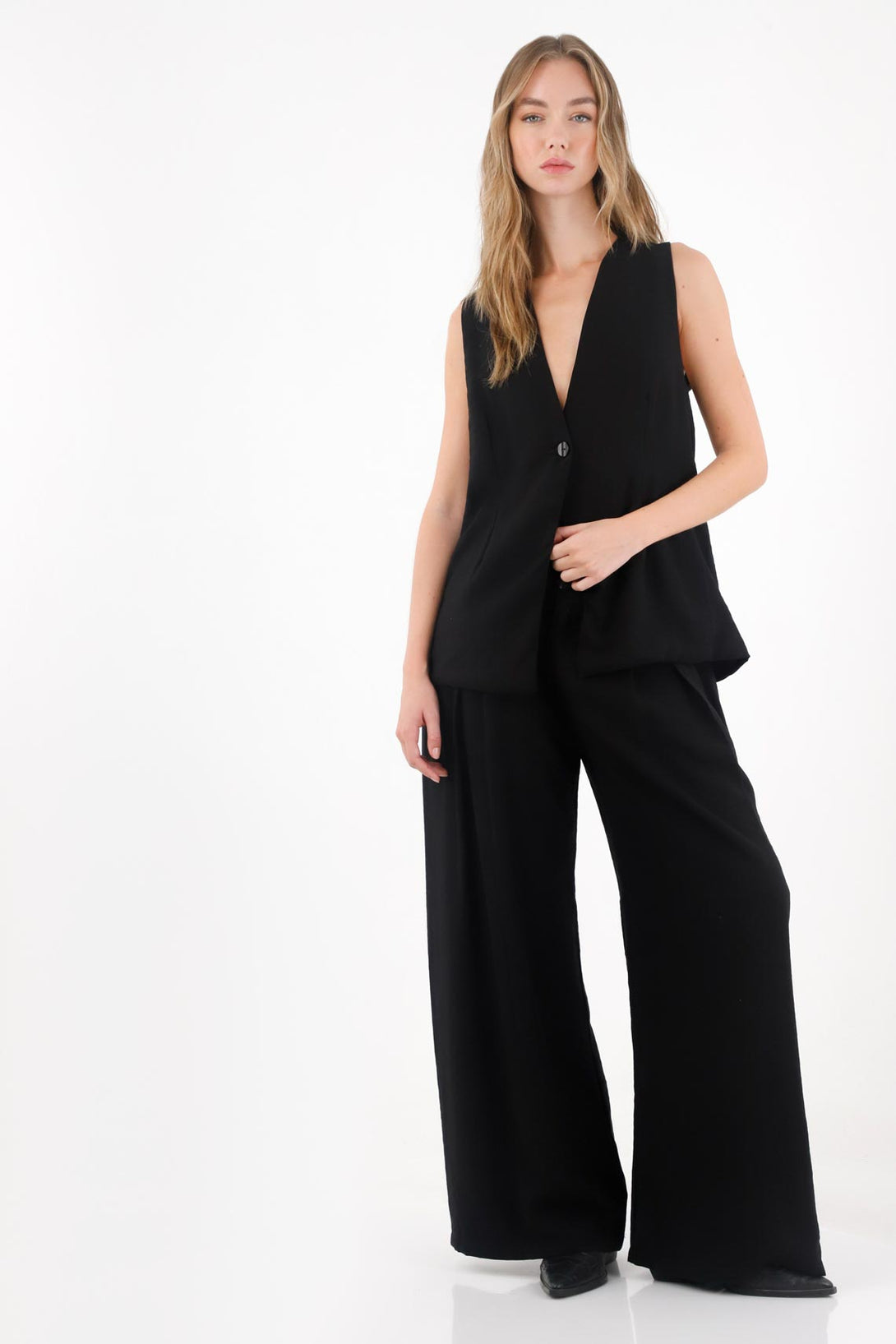 Chaleco largo con espalda cruzada negro para mujer