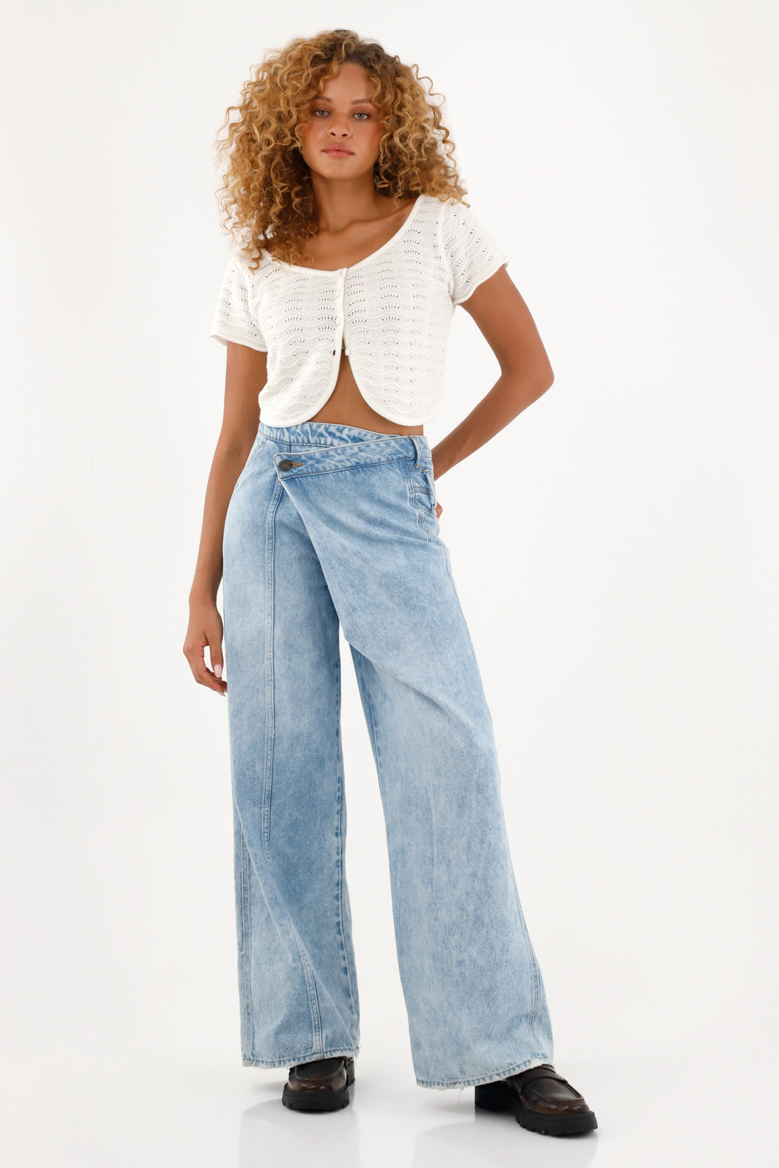 Camisa crudo tipo crop manga corta tejida para mujer