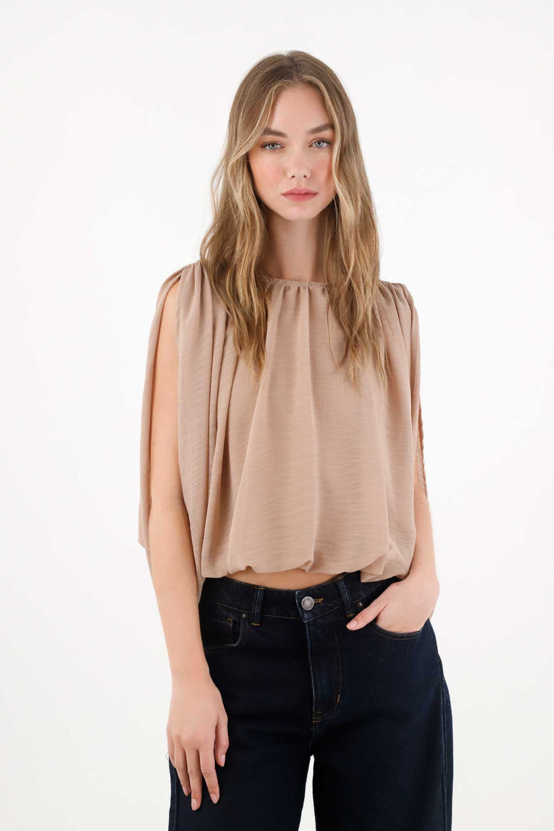 Shirt in lightweight and airy off-white fabric for women