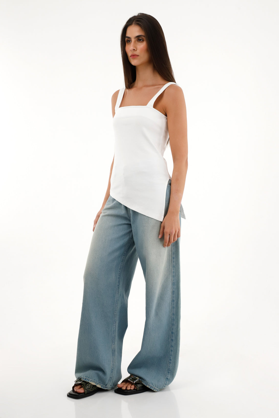 Women's white fitted t-shirt