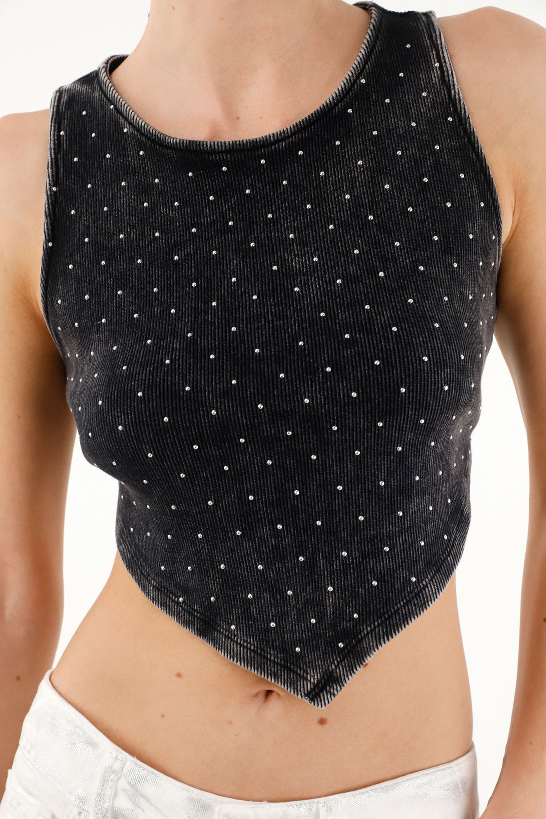 Women's black ribbed t-shirt with appliquÃ©s