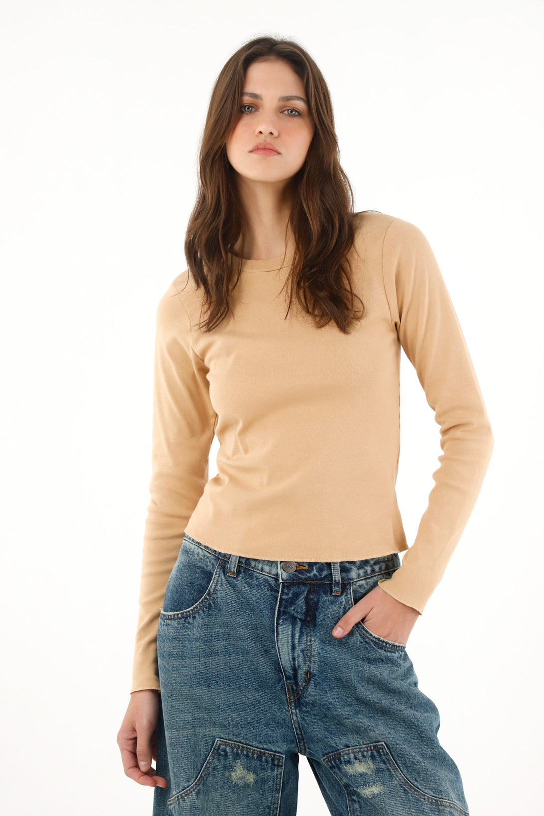 Camiseta manga larga ajustada café para mujer