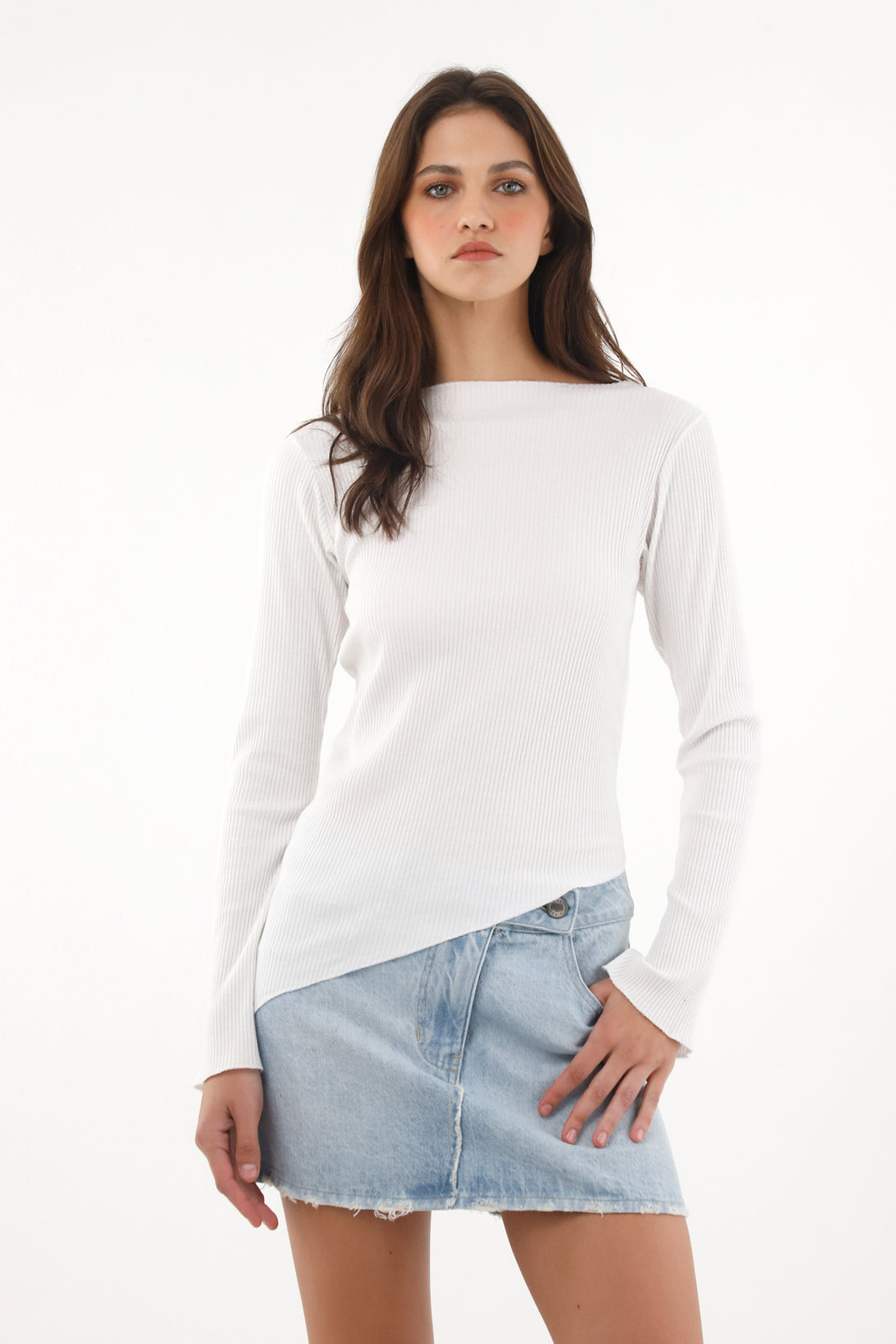 Camiseta manga larga acampanada blanca para mujer