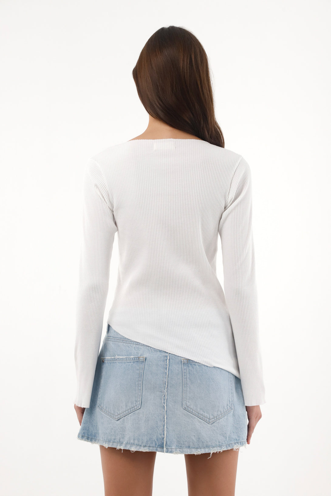Camiseta manga larga acampanada blanca para mujer