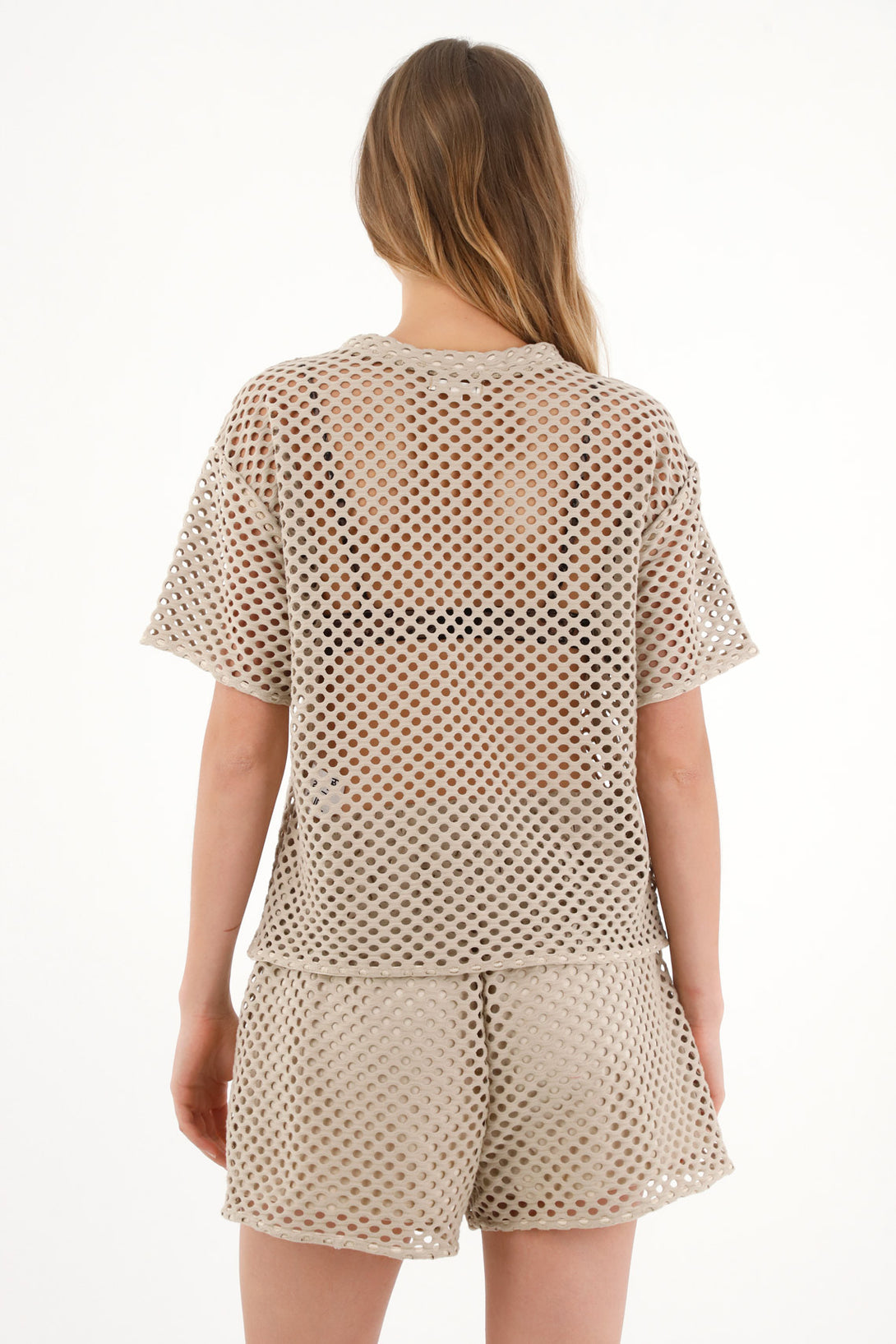 Camiseta oversize en tela tipo malla café para mujer