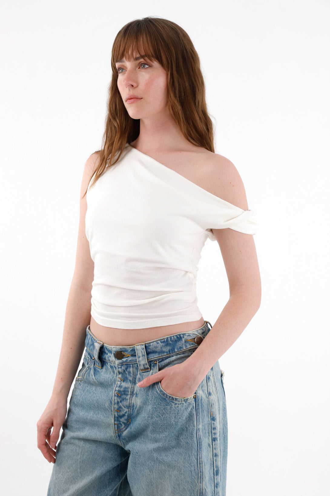 Camiseta con mangas asimétricas crudo para mujer