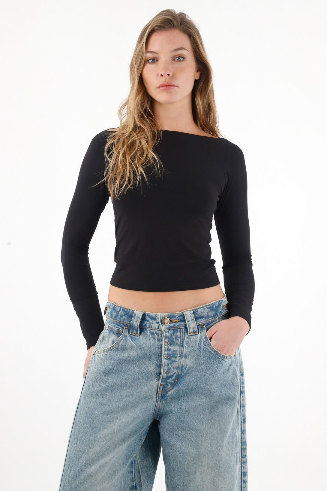 Women's Black Fitted Long Sleeve T-Shirt
