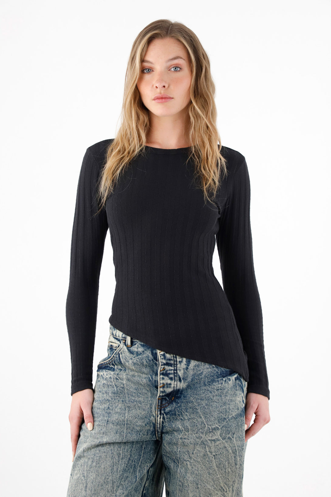 Women's Fitted Black Knitted T-Shirt