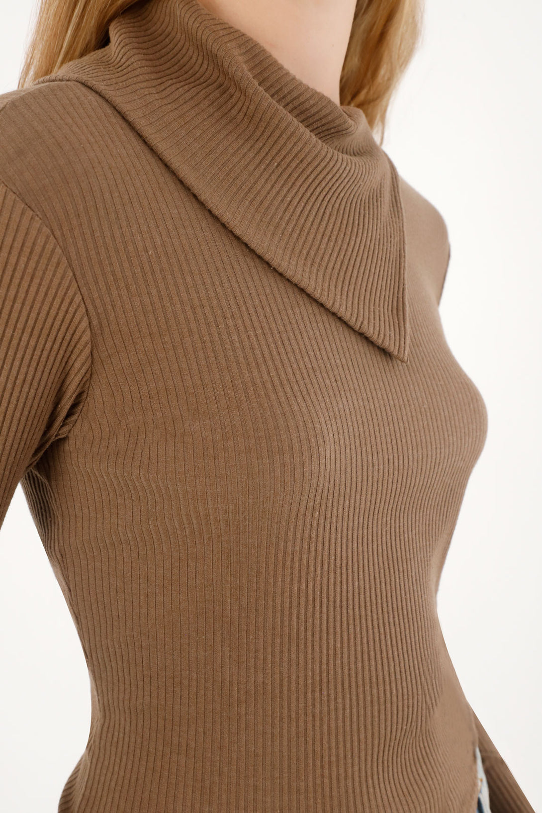 Women's Long Sleeve Ribbed Top in Coffee