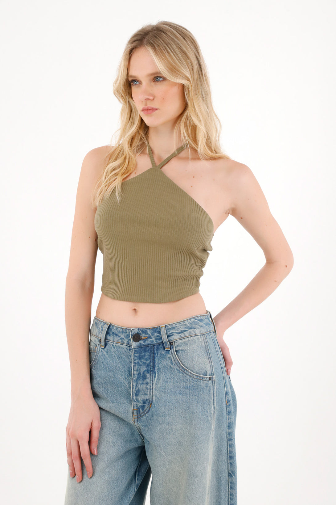 Camiseta crop cuello halter verde para mujer