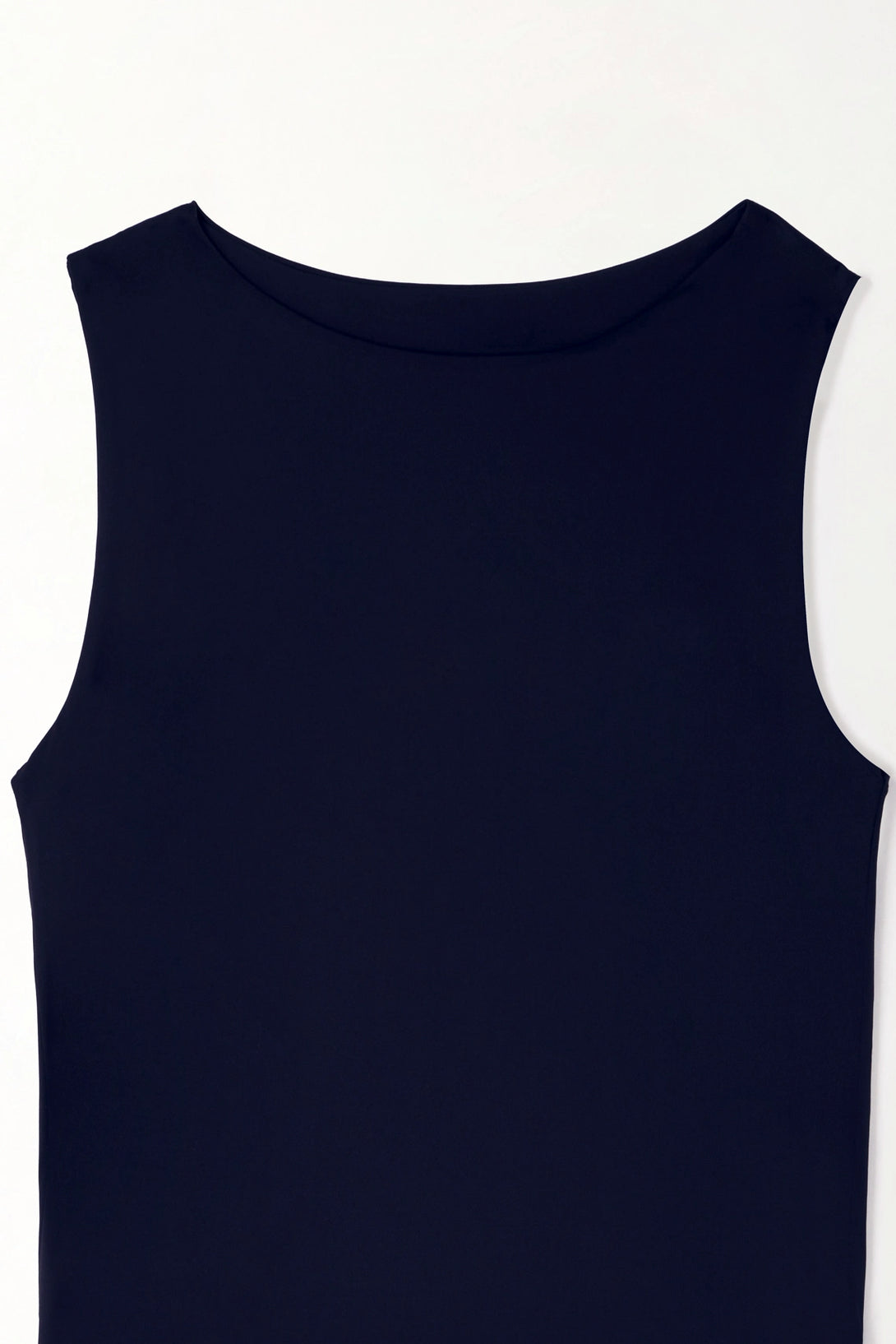 Camiseta ajustada manga sisa negra para mujer