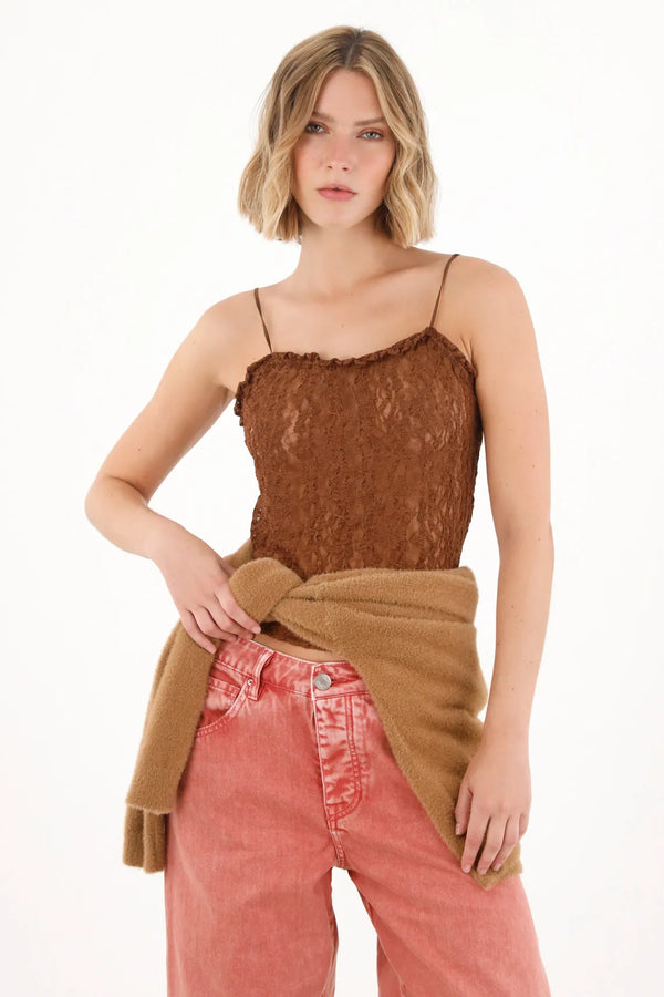Camiseta en tela tipo blonda con transparencia café para mujer