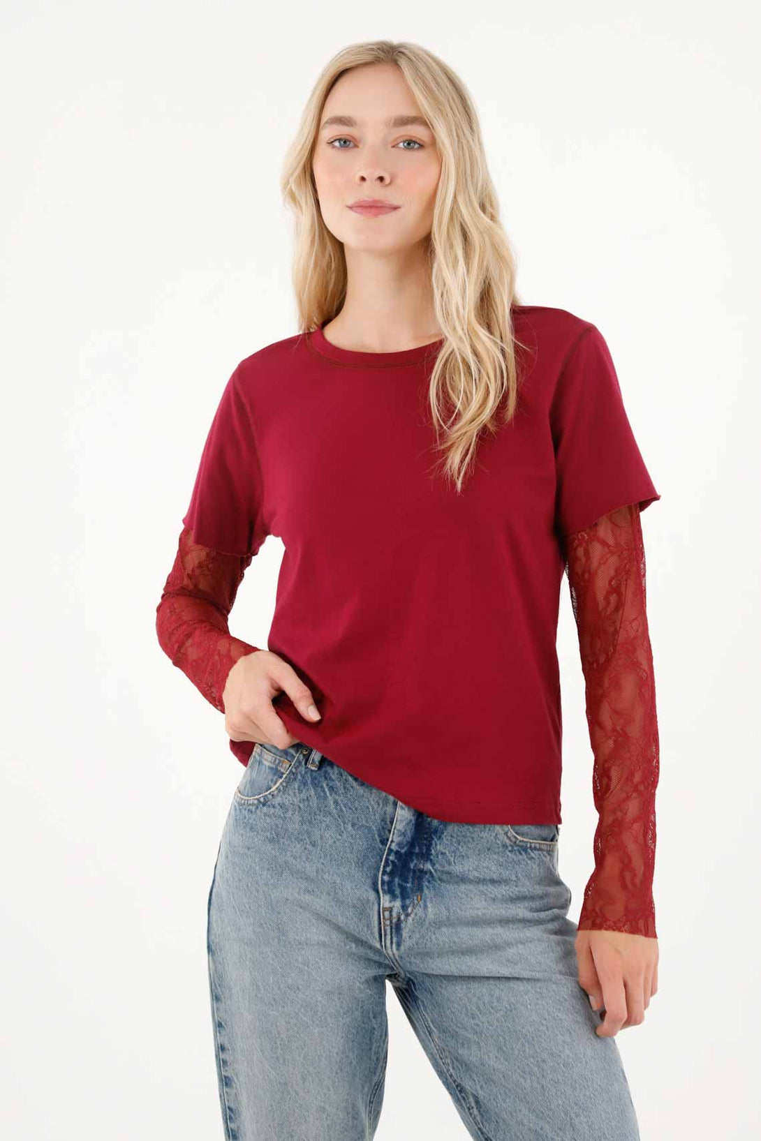 T-Shirt for Women in Wine Cotton Relaxed Fit with Lace