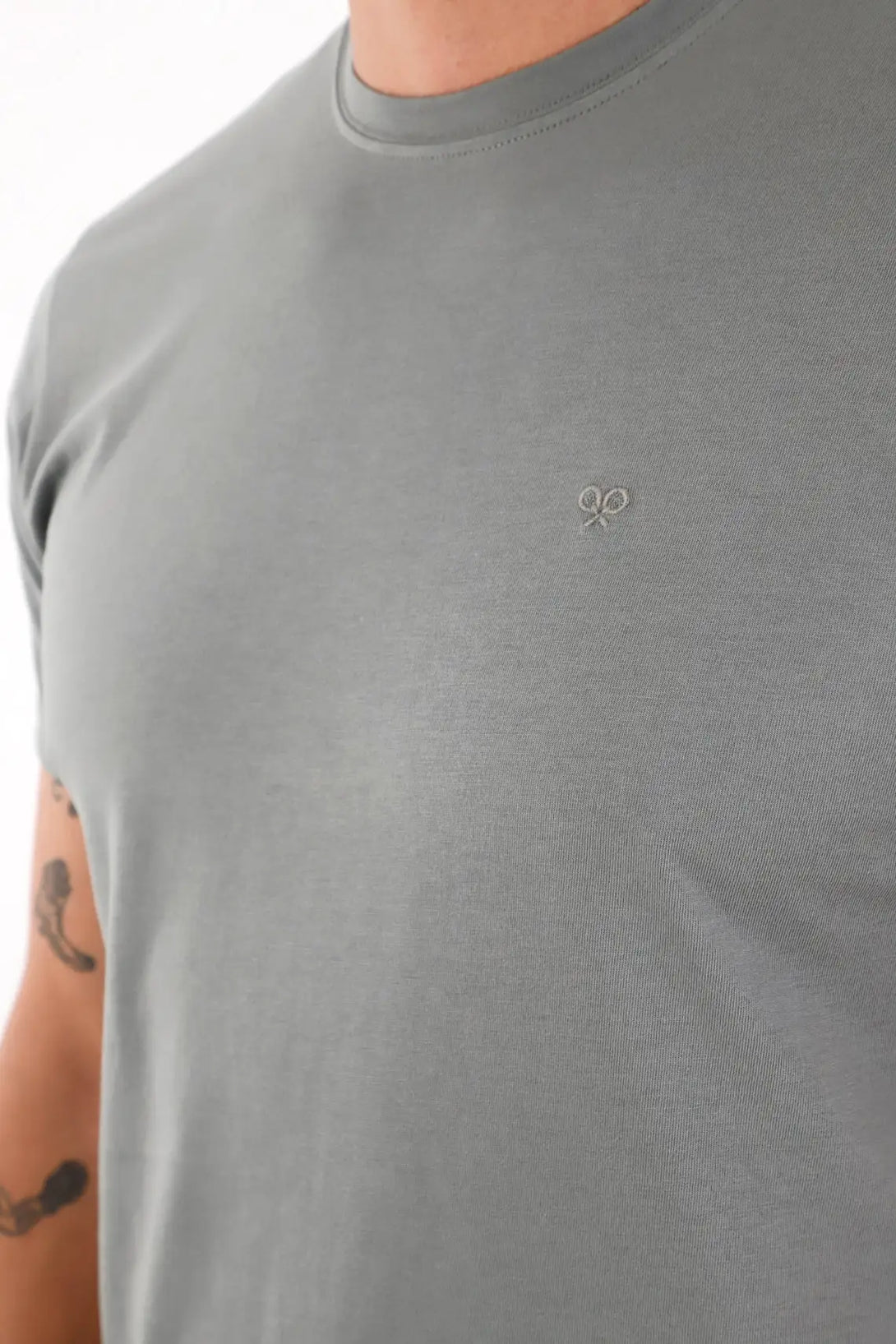Camiseta básica manga corta para hombre