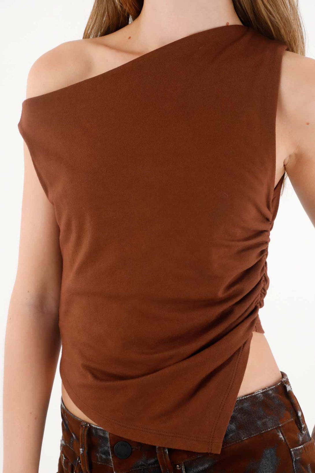 Boat Neck Sleeveless T-Shirt in Brown for Women