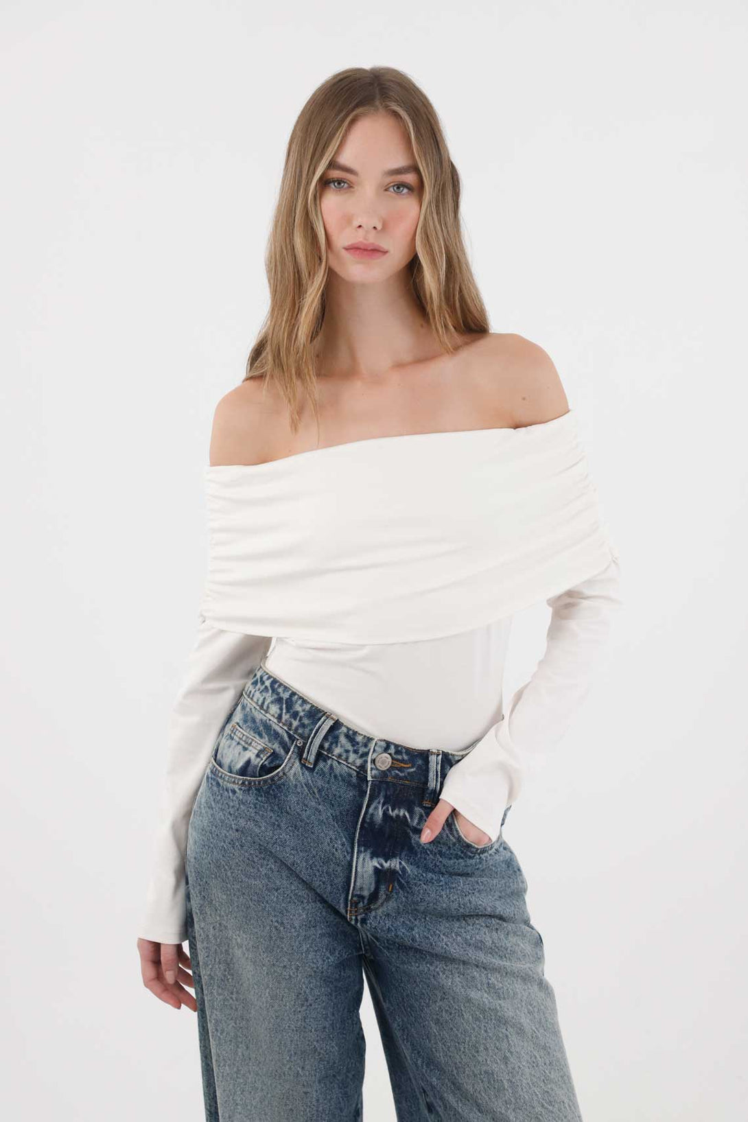 Raw bell sleeve T-shirt for women