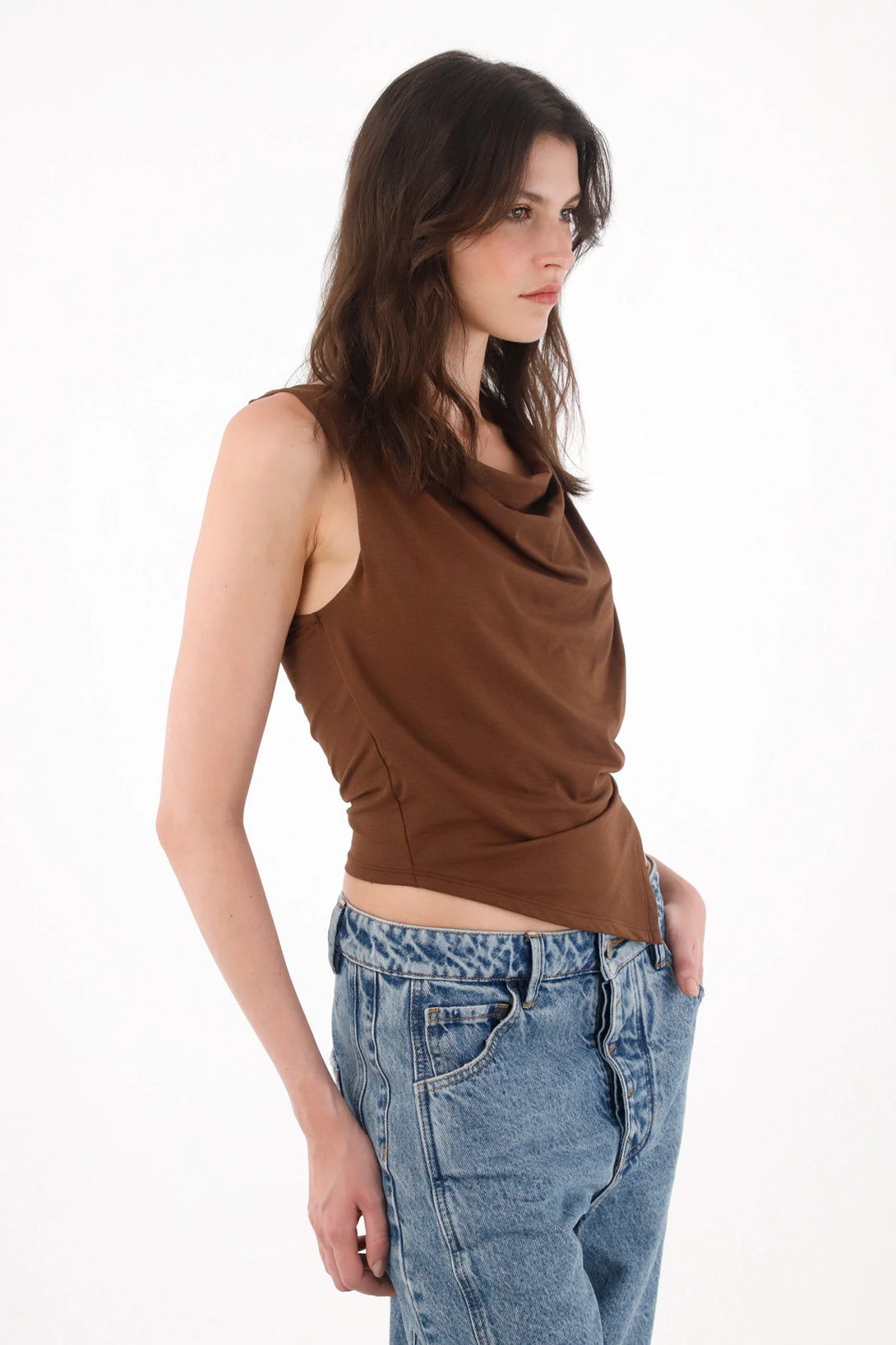 Camiseta con drappeado café para mujer