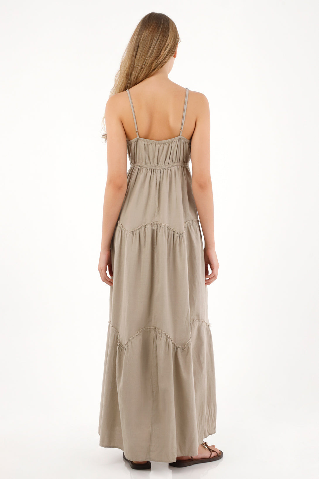 Vestido largo con escote en V café para mujer