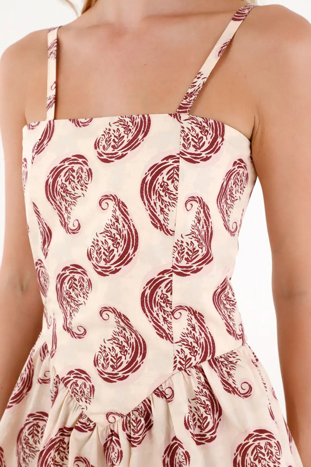 Vestido estampado con corte princesa café para mujer